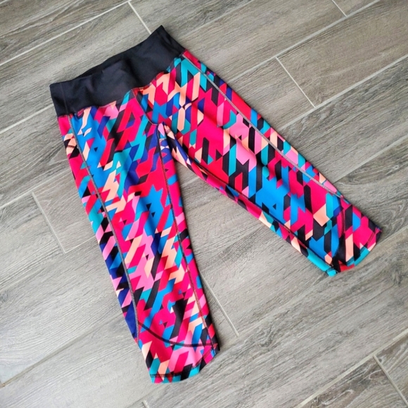 Zella Red, Blue & Black Geo Print Athletic Active Workout Capris - Sz XS - Picture 2 of 14